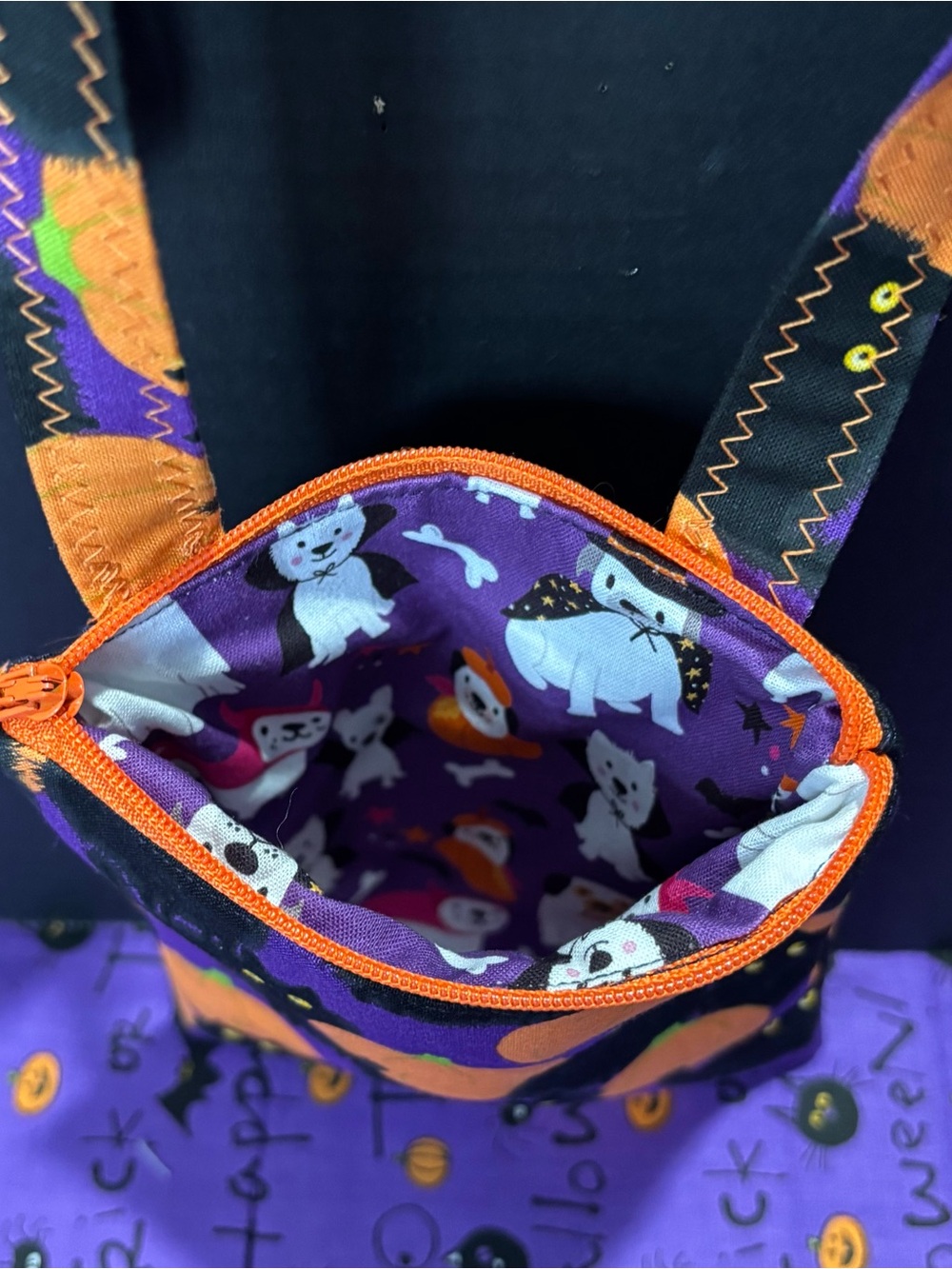 Halloween Scray Cat & Pumpkin Quilted Tote Bag & Phone Pouch W/Pumpkin Bracelets - Picture 7 of 8
